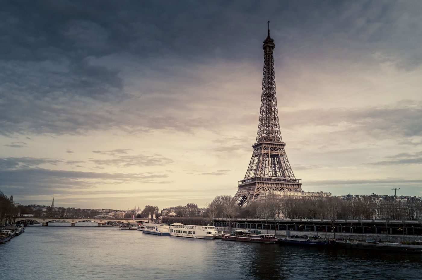 Torre Eiffel ao entardecer, Europa